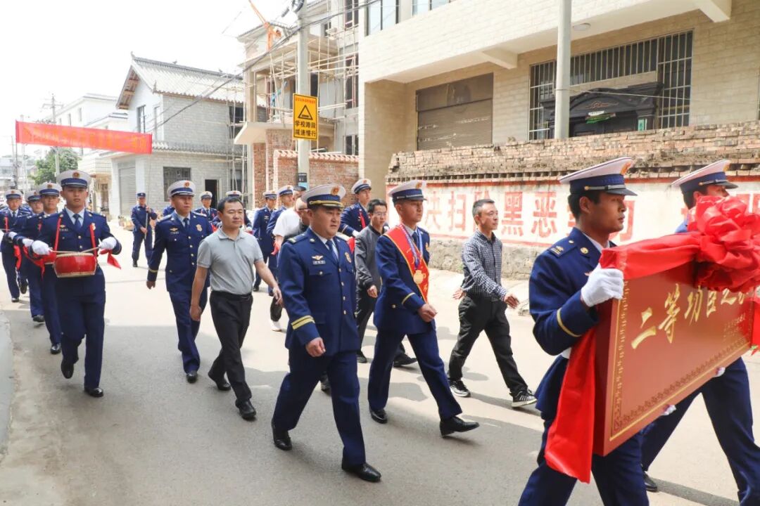 点击打开原图